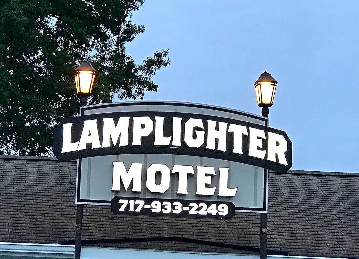 Lamplighter Motel Exterior Shot